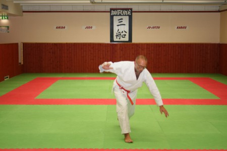 Peter övar fallteknik